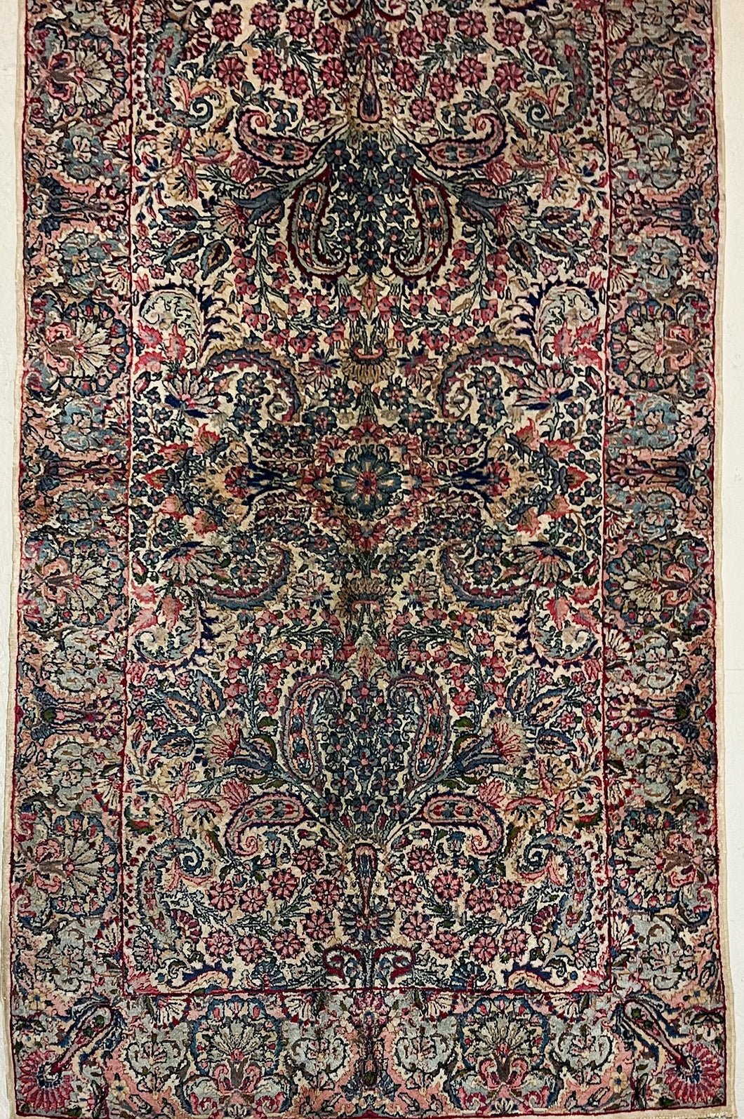 ANTIQUE PERSIAN KERMAN RUG SIZE: 4' X 6'10''