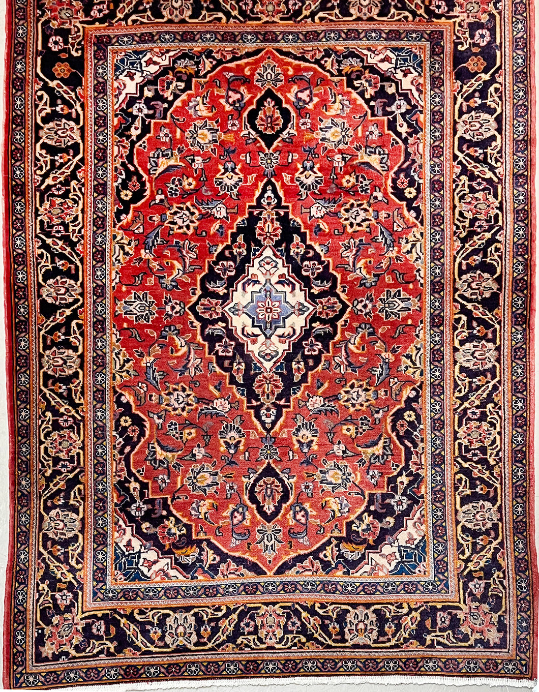 ANTIQUE PERSIAN KASHAN RUG SIZE: 4' x 5'6