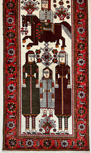 VINTAGE PICTORIAL KHORASAN PERSIAN RUG SIZE: 4' x 7'