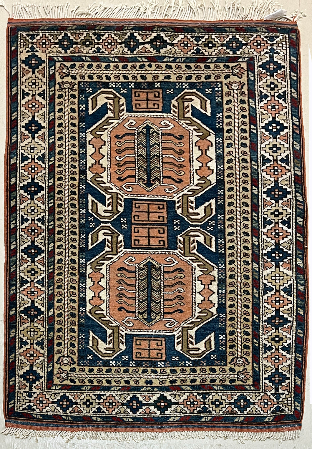 ANTIQUE PERSIAN BIDJAR SIZE: 4’3” x 6’6”