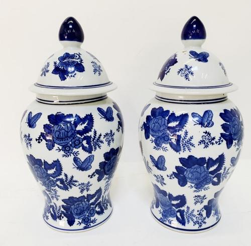 Set of 2 Vintage Blue & White Oriental Floral Vases